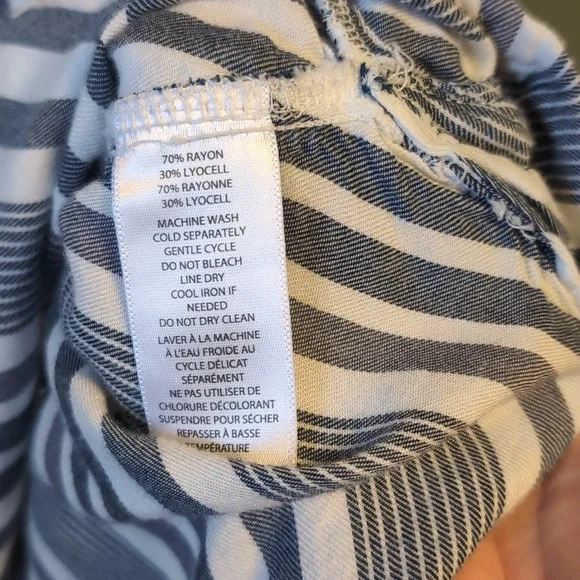 Beach LL Batwing Style Top - Picture 6 of 6